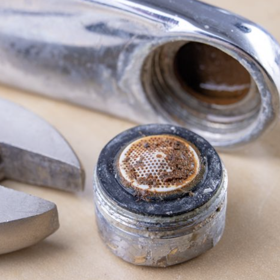 PROBLEMAS DE PRESIÓN EN LA VIVIENDA: suciedad